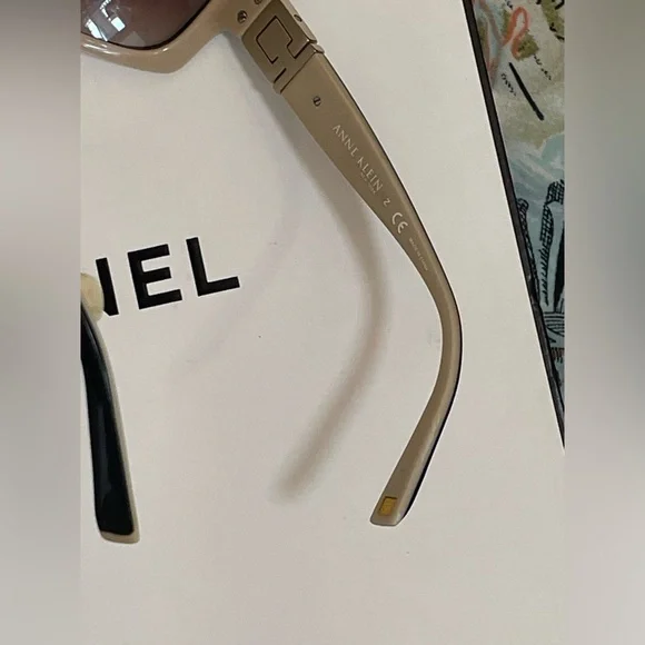 Vintage Rare Anne Klein Sunglasses two toned
Black brown beige small medium - Picture 10 of 13